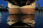 Spiegelungen - Frankfurt am Main - Fotografin Anne Jeuk