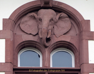 02_AnneJ_10_Tiermotiv_Elefant