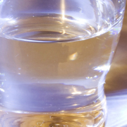 Monatsthema Spiel mit Glas und Wasser - Fotograf Helmut Joa