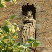 Statue an der Alten Kirche - Fotograf Helmut Joa